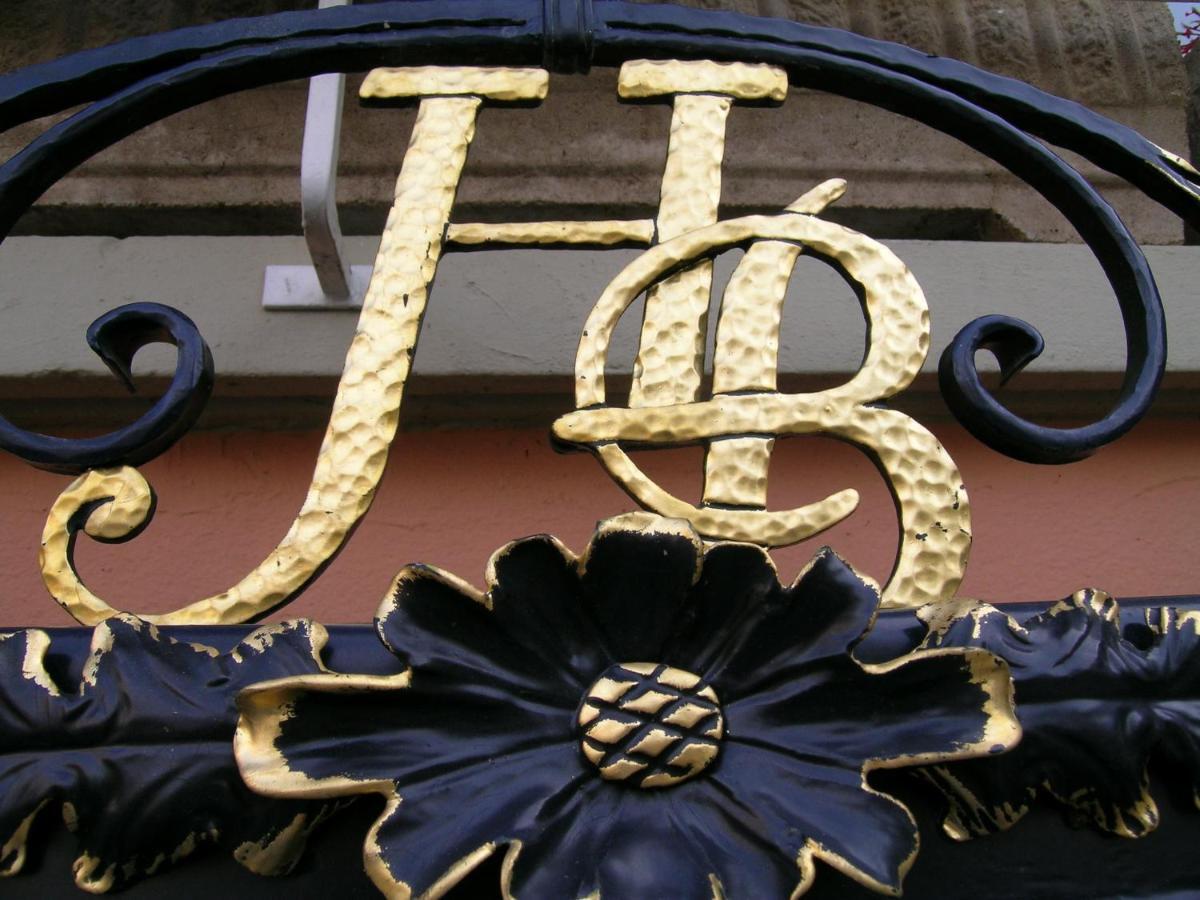 Hotel Restaurant Le Bristol Niederbronn-les-Bains Exterior photo